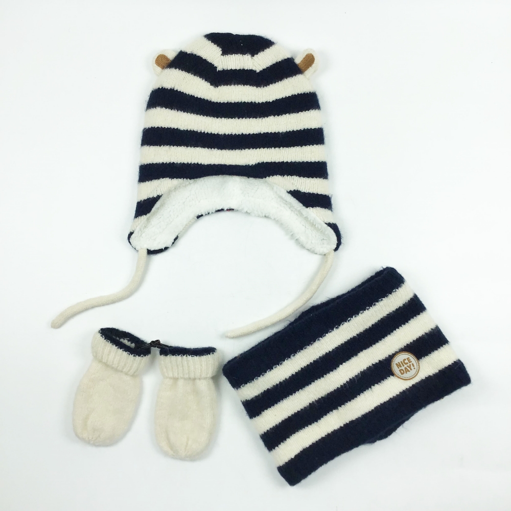 Set: hat/snood/mittens